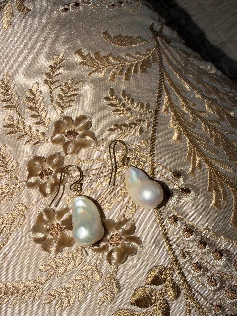 Exquisite baroque fresh water pearls large sterling gold plate overlay wires - Picture 5 of 8